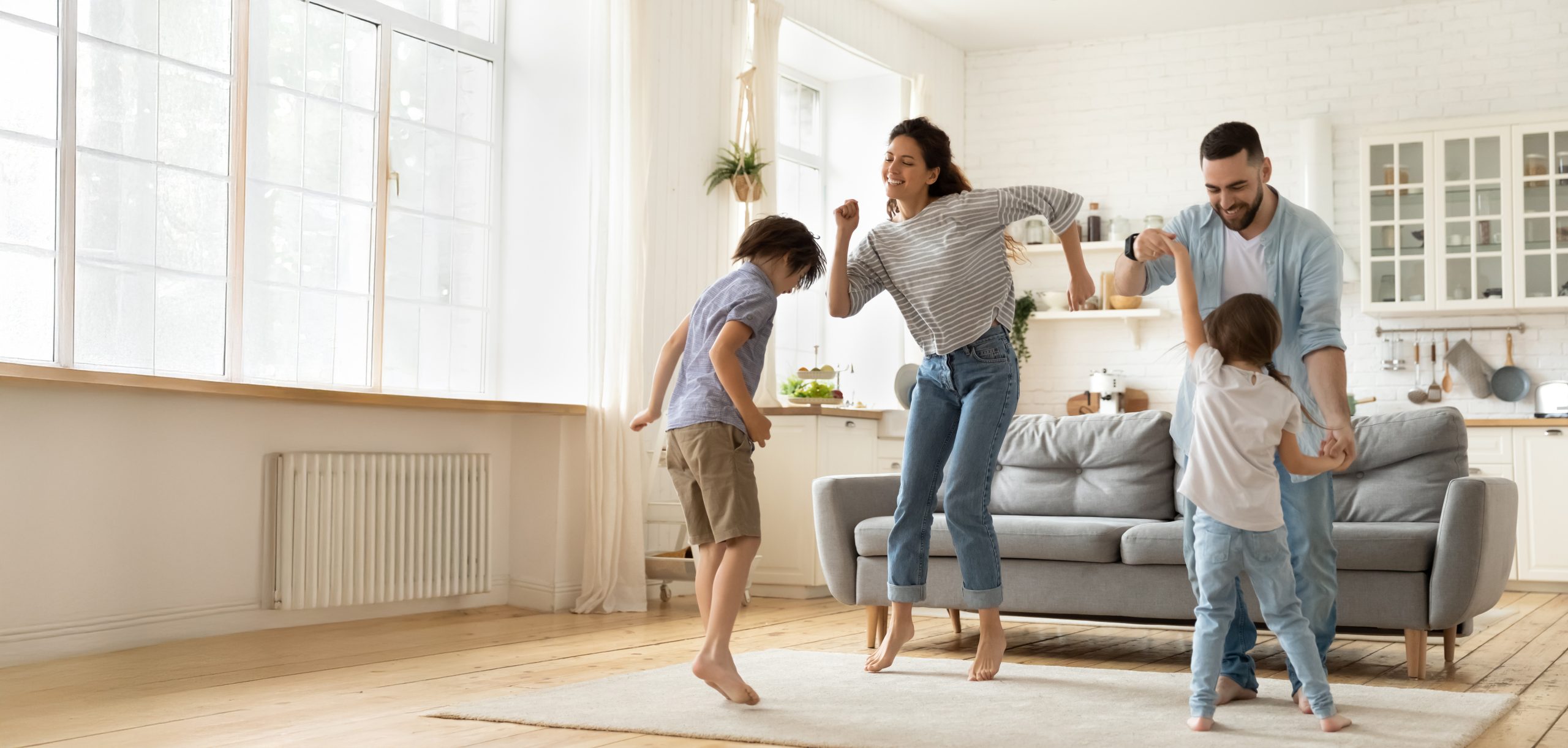 Casal com dois filhos